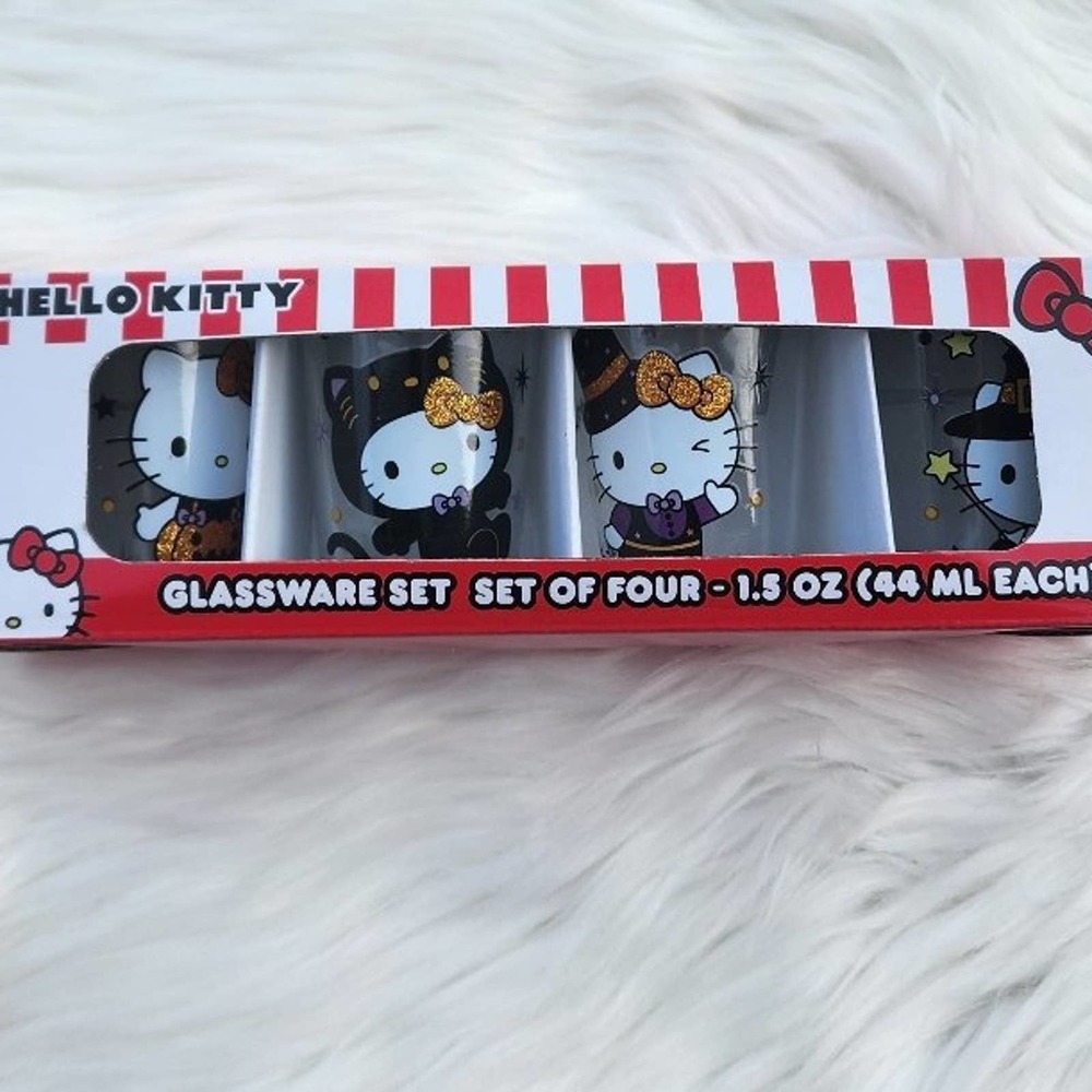 Hello Kitty Halloween 4pc Glassware shot Set
